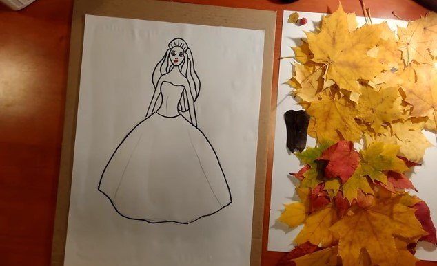 Платье из листьев