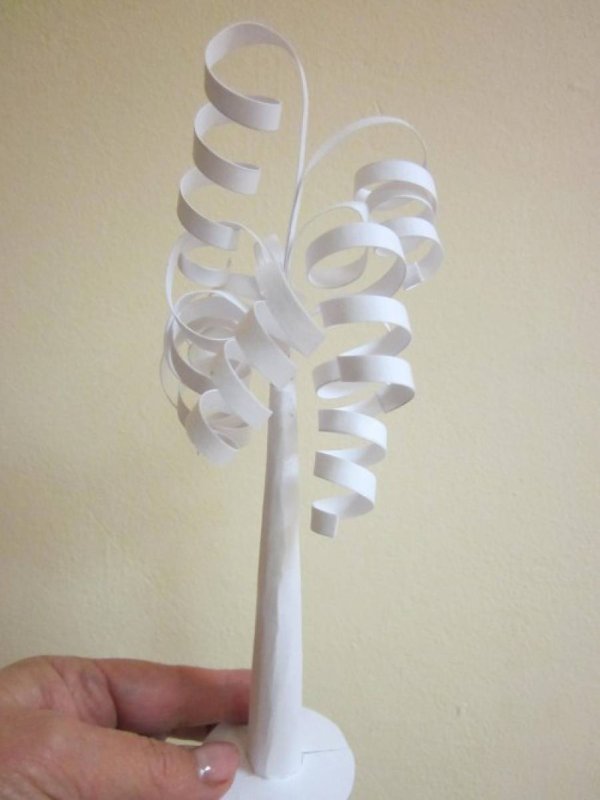 Фонтан из цветной бумаги