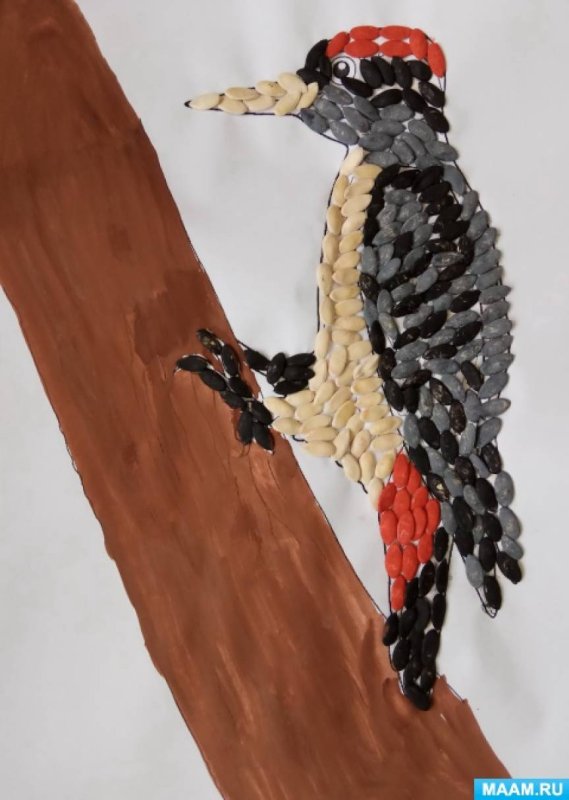 Дятел из природного материала