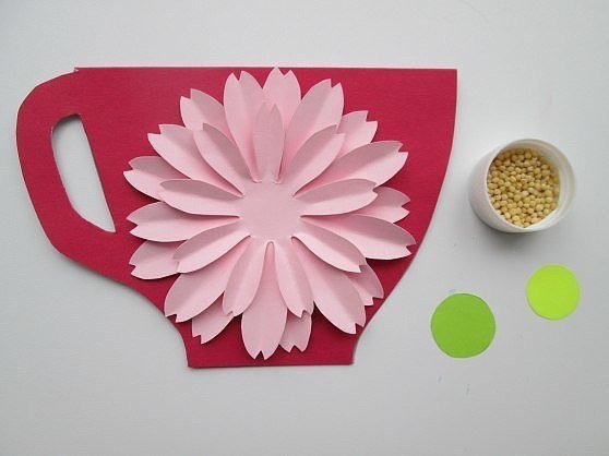 Открытка с цветами из бумаги