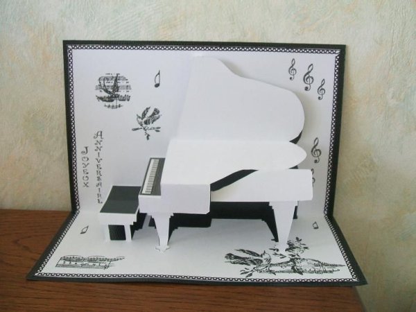 Объемная открытка с роялем