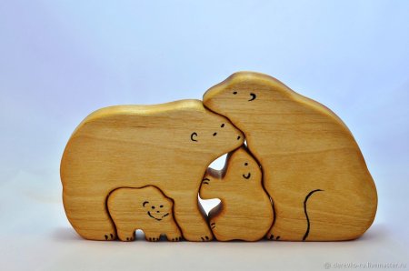Медведи семья из дерева