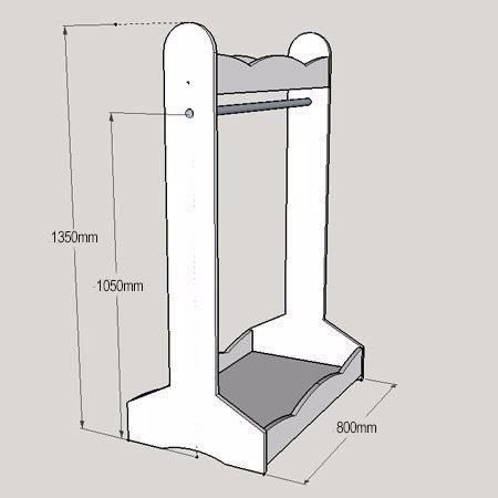 Стойка вешалка для кукольной одежды